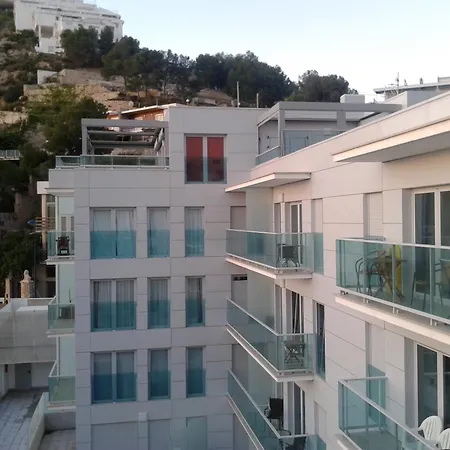 En * ベニドルム